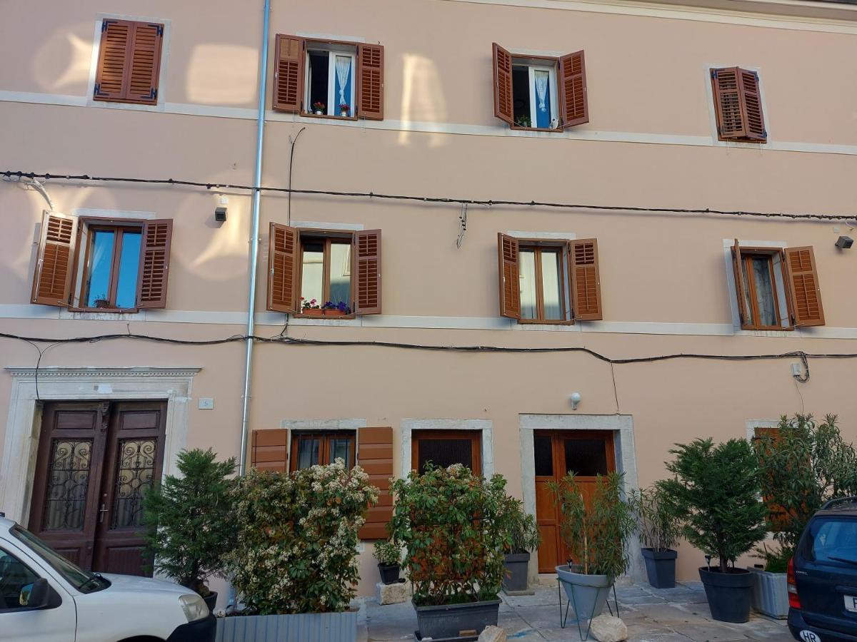 Apartment Irma Pula Exterior photo